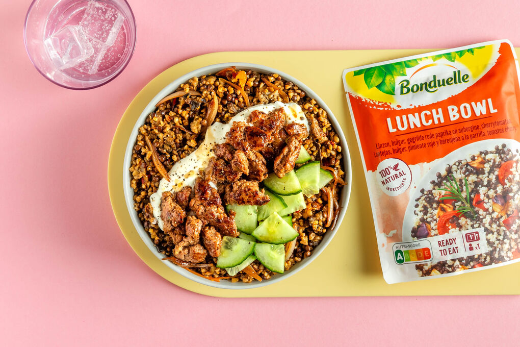 Knusprig-süßes Hackfleisch mit Bulgur-Linsen-Gemüse und Joghurt