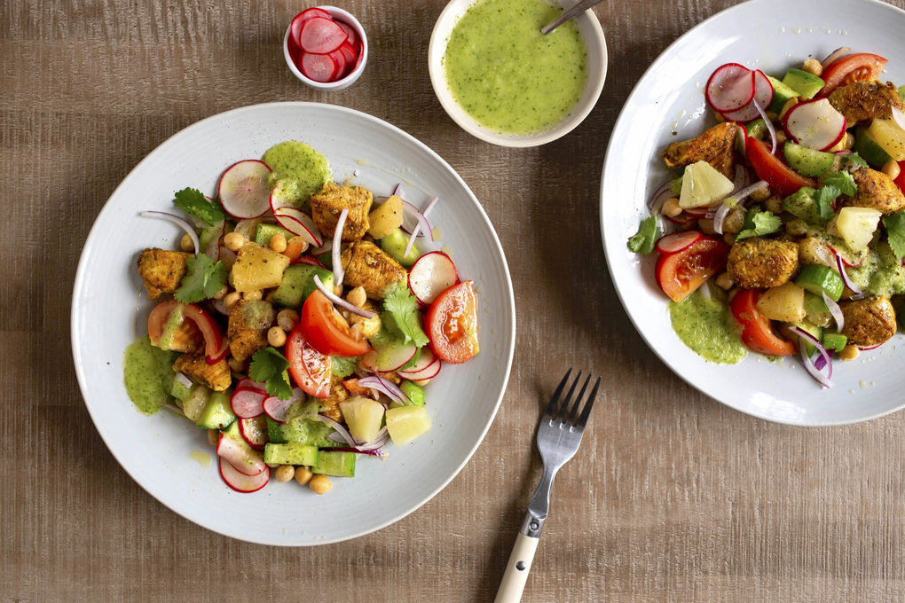 Tandoori-Hähnchen mit Ananas und buntem Kichererbsen-Radieschen-Salat