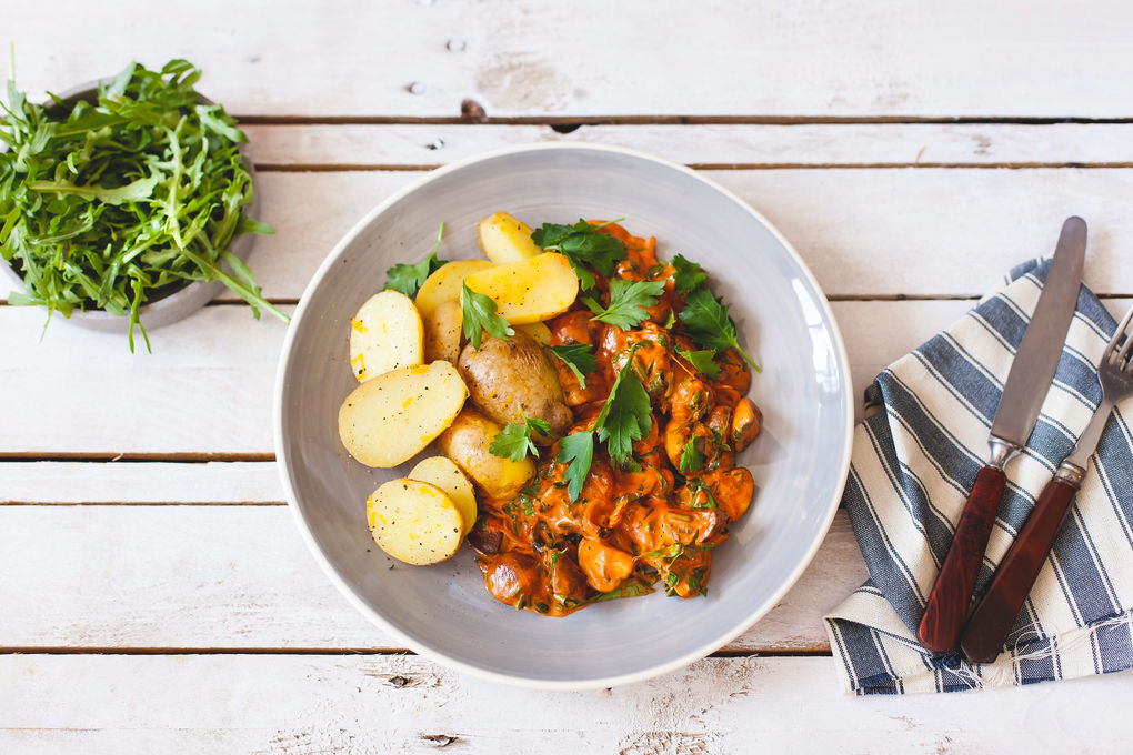 Pilz-Stroganoff mit Kartoffeln und Rucola