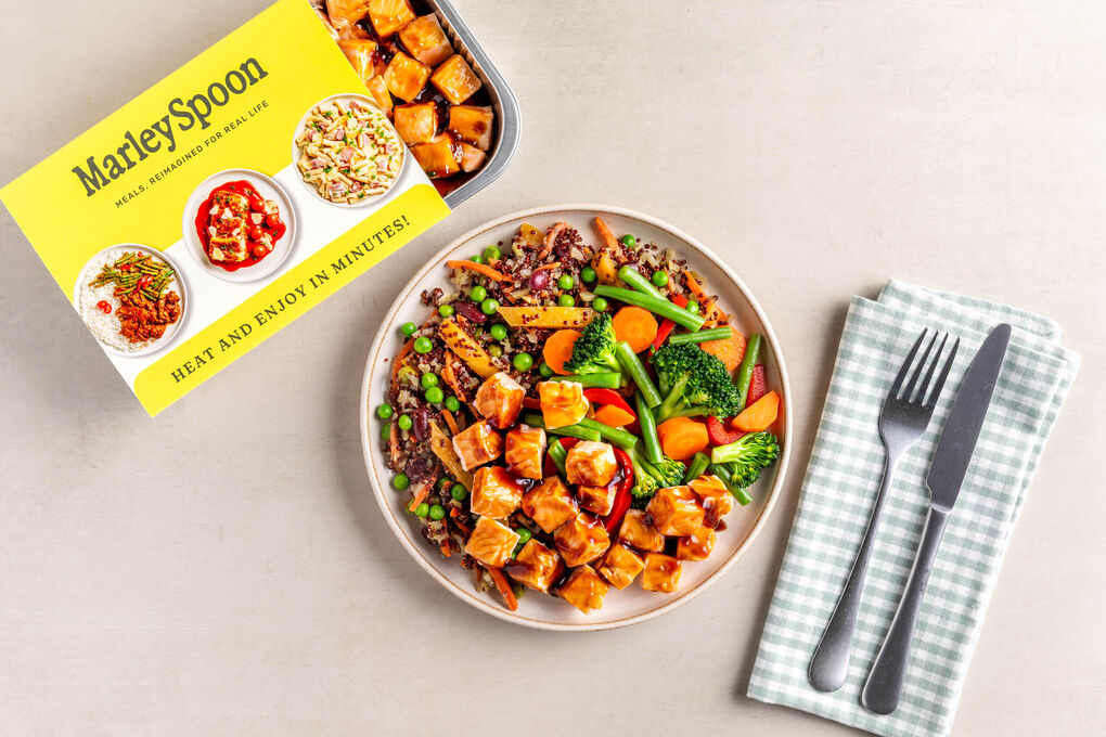 Zarter Teriyaki-Lachs mit Quinoa und Gemüse
