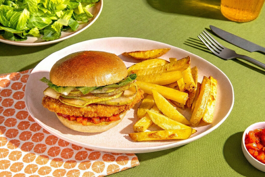 Veganer Hähnchenburger mit Birne und Röstkartoffeln mit Tomaten-Trüffel-Dip