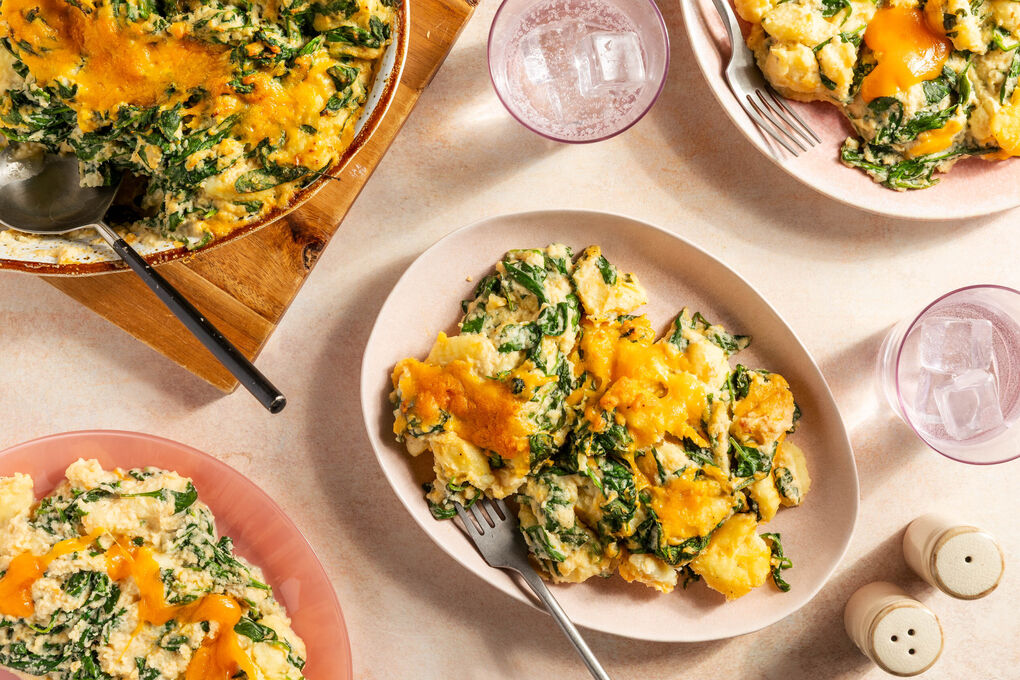 Cremiger Gnocchi-Spinat-Auflauf mit Blumenkohl-Käse-Sauce