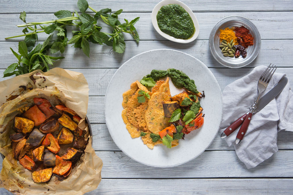 Tandoori Ofengemüse mit Minz-Chutney und Kichererbsen Pancake