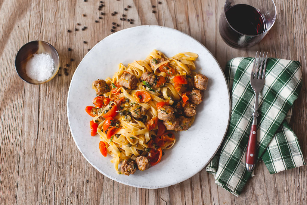 Tagliatelle mit Salsiccia- Ragout und karamellisierten Tomaten
