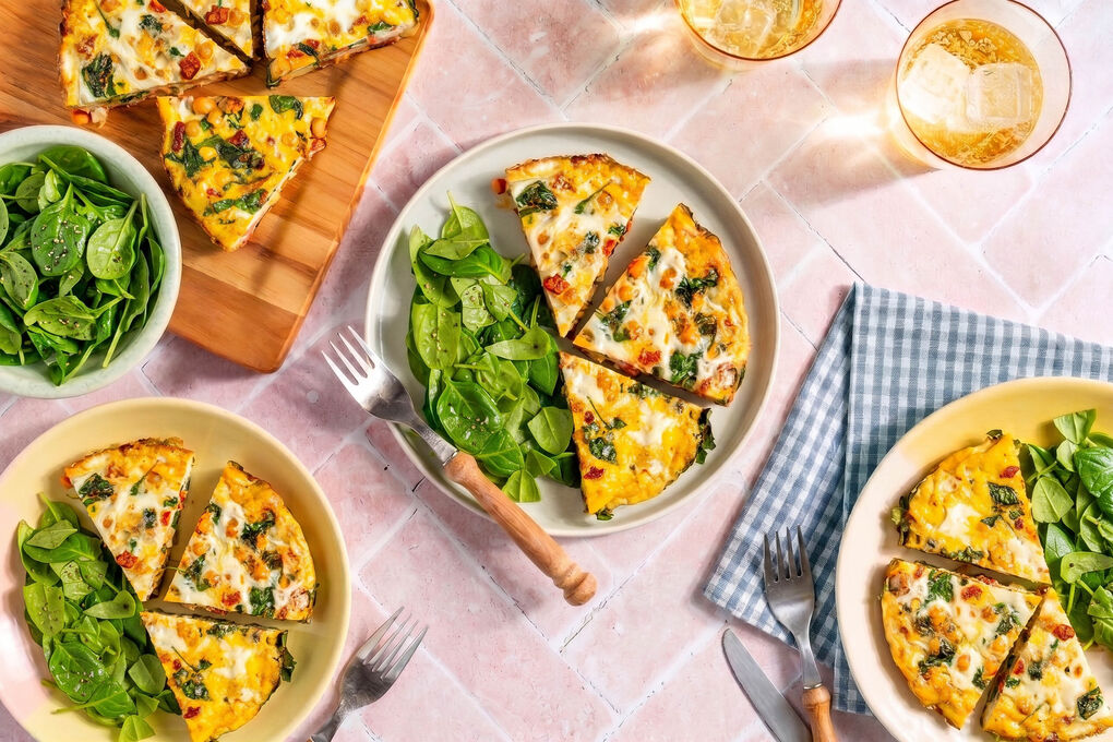 Chorizo-Kichererbsen-Frittata dazu würziger Spinatsalat