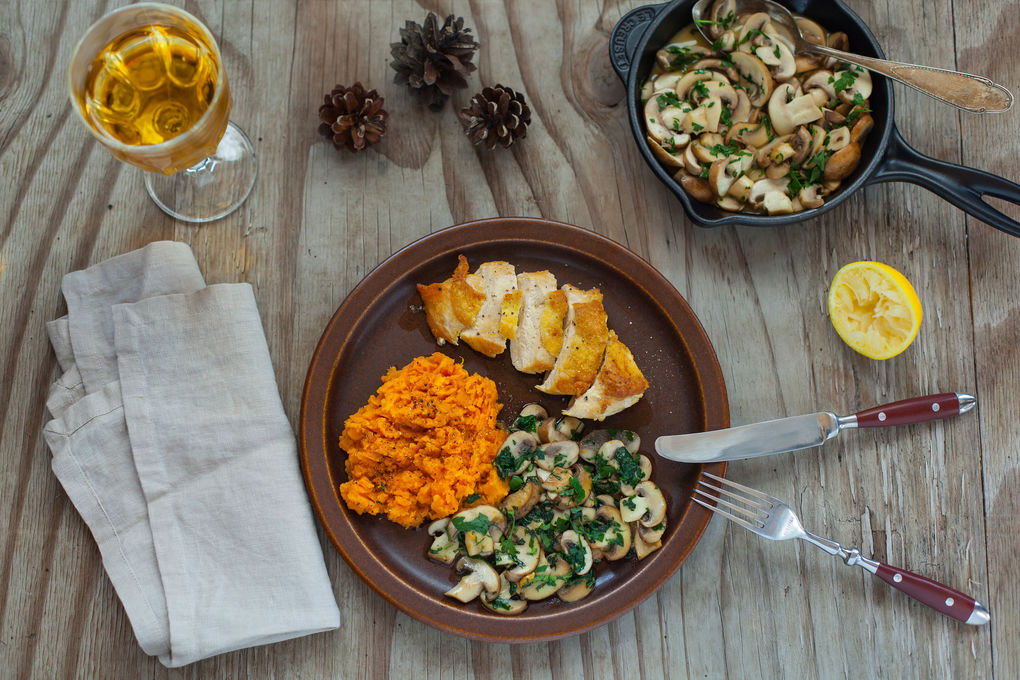 Maispoularde mit sautierten Champignons und Süsskartoffel-Pürree