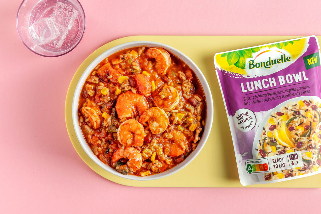 Schnelle Garnelen-Jambalaya-Bowl mit Bohnen, Reis und pikanter Sauce