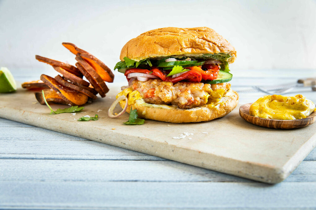 Indischer Garnelenburger mit Süßkartoffeln und Currymayonnaise