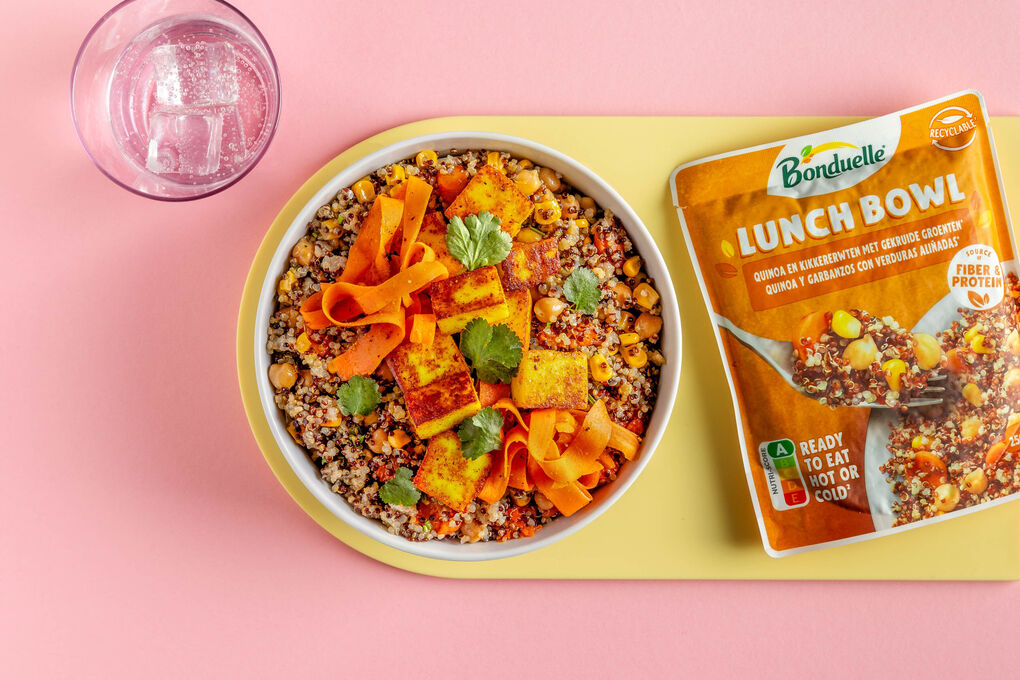 Pikanter Curry-Paneer mit Quinoa und Kichererbsen