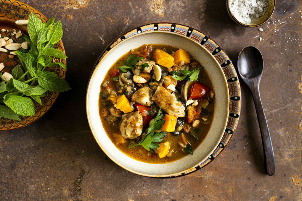 Auberginen-Hähnchen-Tajine Low Carb nach Berber-Art mit Mandeln und Rosinen