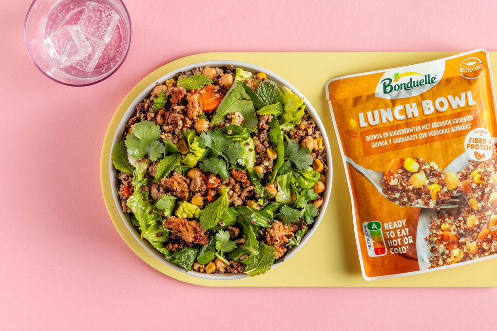 Hackfleisch-Bowl Larb-Style mit Quinoa-Kichererbsen-Gemüse