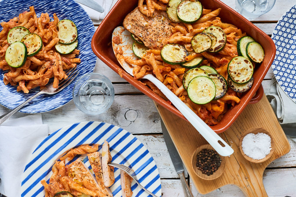 Torchiette-Zucchini-Auflauf mit saftigem Schweinerückensteak