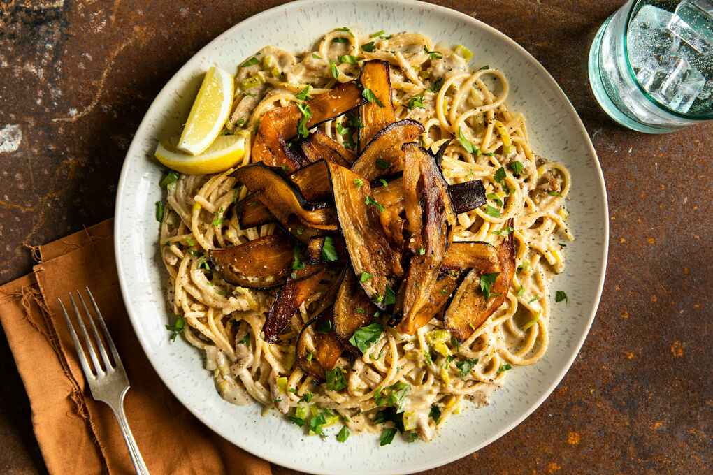 Spaghetti Carbonara-Style vegan mit Auberginen„bacon“