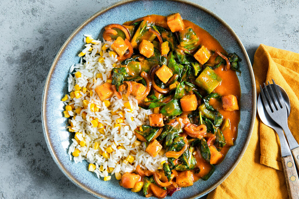 Kreolisches Tofu-Gemüse-Ragout dazu Basmatireis mit Mais