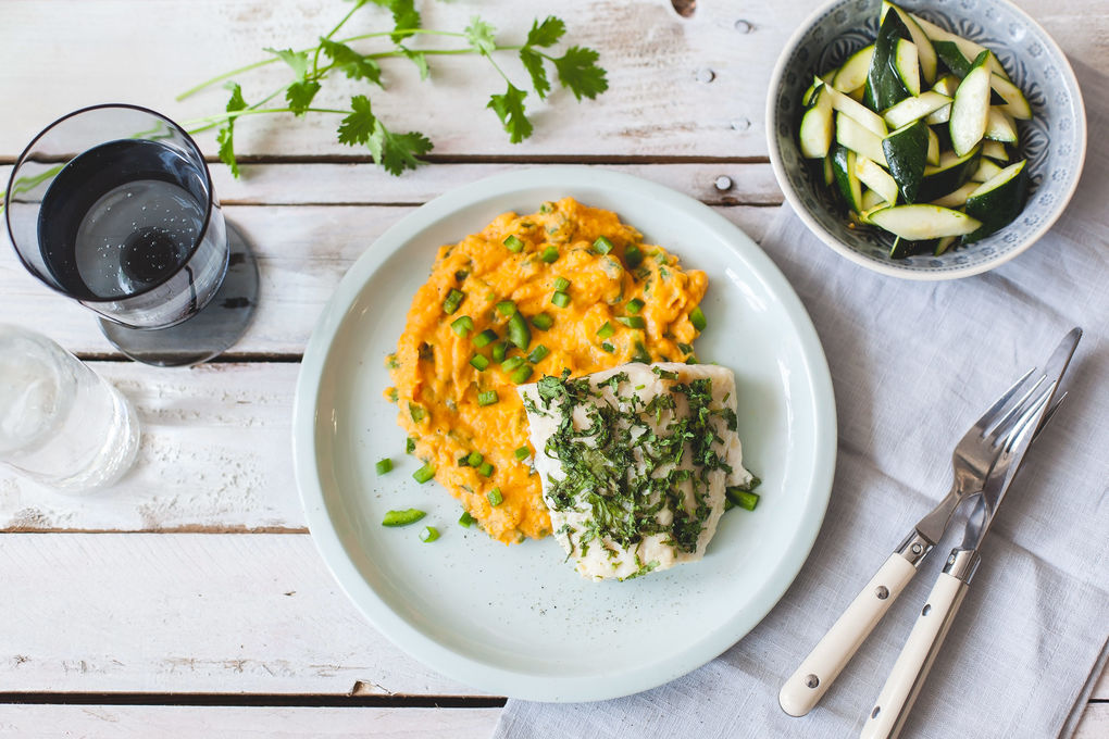 Schellfisch mit Süßkartoffel-Stampf und Zucchini