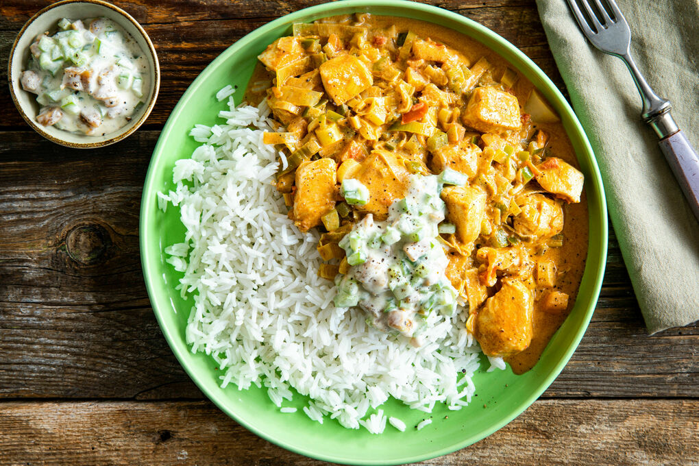 Tikka-Masala-Hähnchen mit Lauch dazu Basmatireis und Paprika-Feigen-Creme