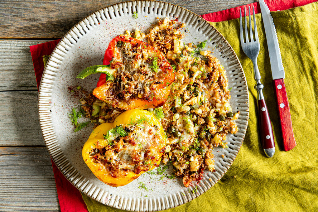 Paprika mit Quinoa-Fenchel-Füllung aromatisch-fein mit Kapern und Käse