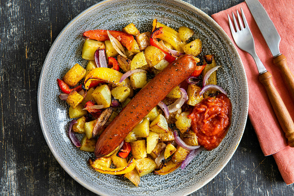 Geflügelwürstchen mit Ofengemüse fruchtig-fein mit Ananas und Limette