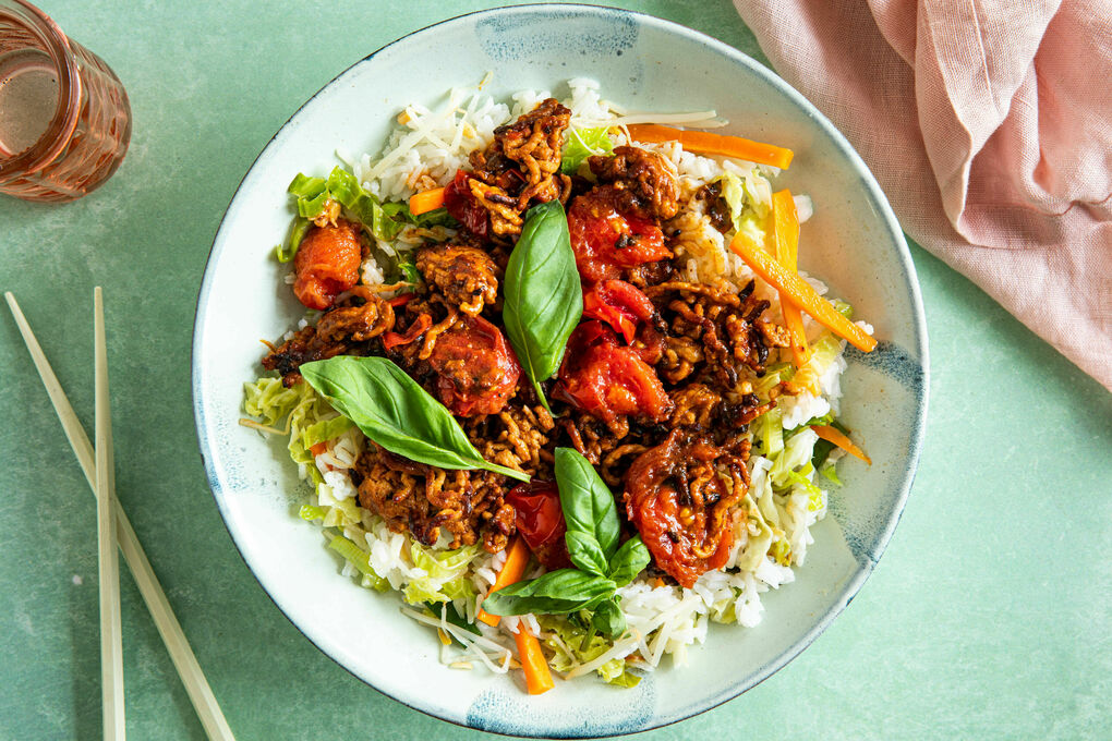 Hackpfanne vom Schwein Thai-Style mit Gemüse und Jasminreis