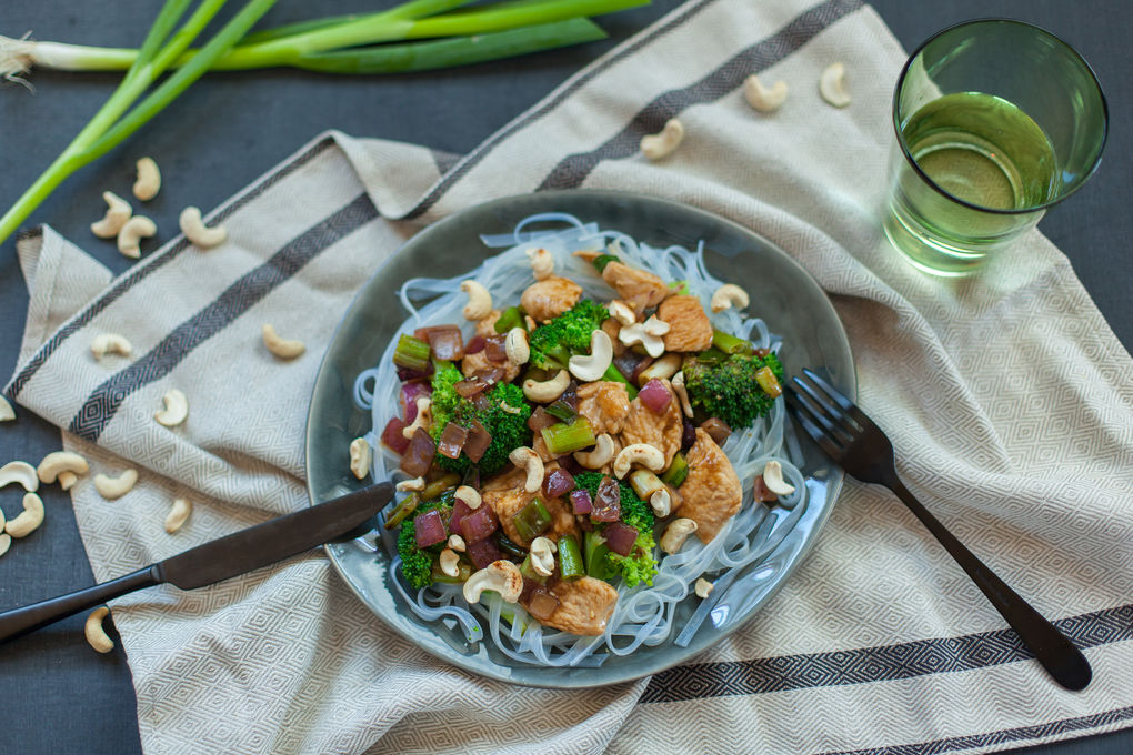 Saftiges Huhn mit Brokkoli in chinesischer Hoisin Sauce