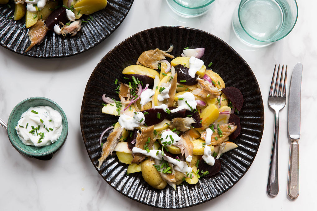 Makrele mit rote Beete und Schnittlauchjoghurt