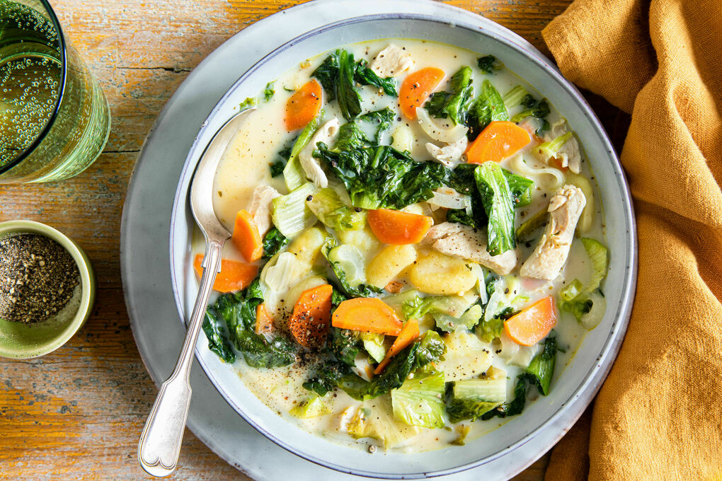 Hähnchen-Gemüse-Suppe mit Gnocchi und Sahne
